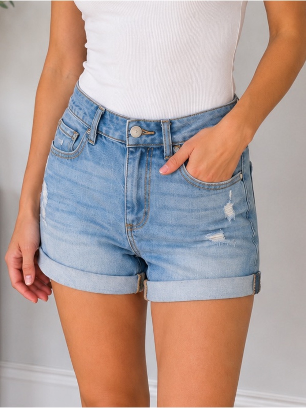 Garage Premium Light Wash Distressed Denim Shorts – Size 00